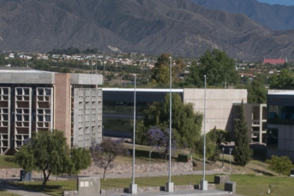 Estudiar en UNCuyo, una universidad gratuita e inmensa de Mendoza